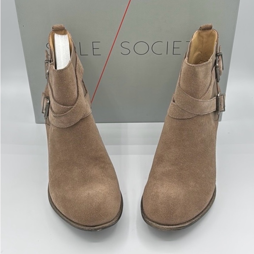 Sole Society So-Maris womens suede taupe ankle bootie heels size 11M.